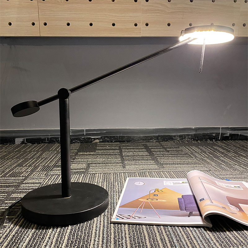 Prečo je nastaviteľná stolová lampa vhodná pre zrak?